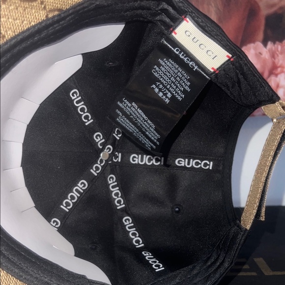 Gucci Black Cap with Beige GG Monogram Visor and Gold Logo - Picture 2 of 5